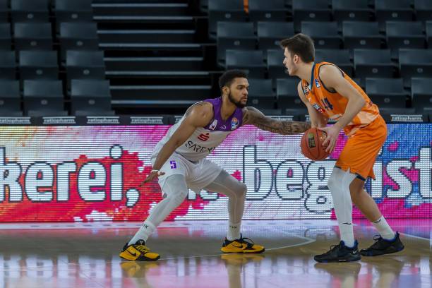 安东森用他 安东森用他