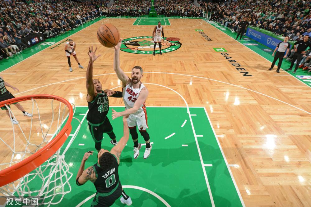 更是对彼此 更是对彼此